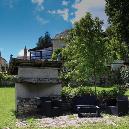 Auberge Des 7 Tours Martel Exteriér fotografie